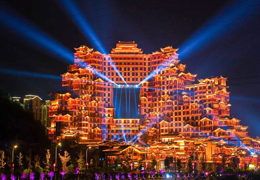 Du Lịch Trung Quốc: Khám Phá Phượng Hoàng Cổ Trấn 5N4D