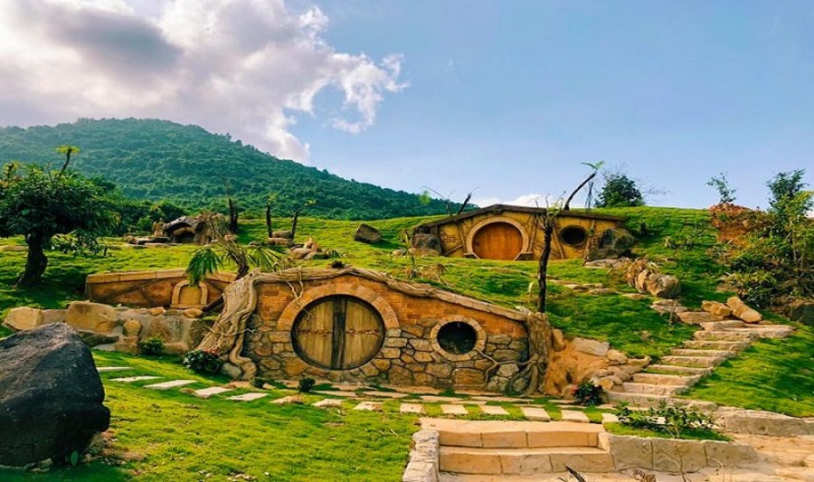 Ngôi làng người lùn khiến dân tình "hú vía" ngay tại cố đô Huế Ngôi làng người lùn khiến dân tình "hú vía" ngay tại cố đô Huế