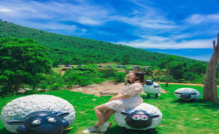 Ngôi làng người lùn khiến dân tình "hú vía" ngay tại cố đô Huế Ngôi làng người lùn khiến dân tình "hú vía" ngay tại cố đô Huế